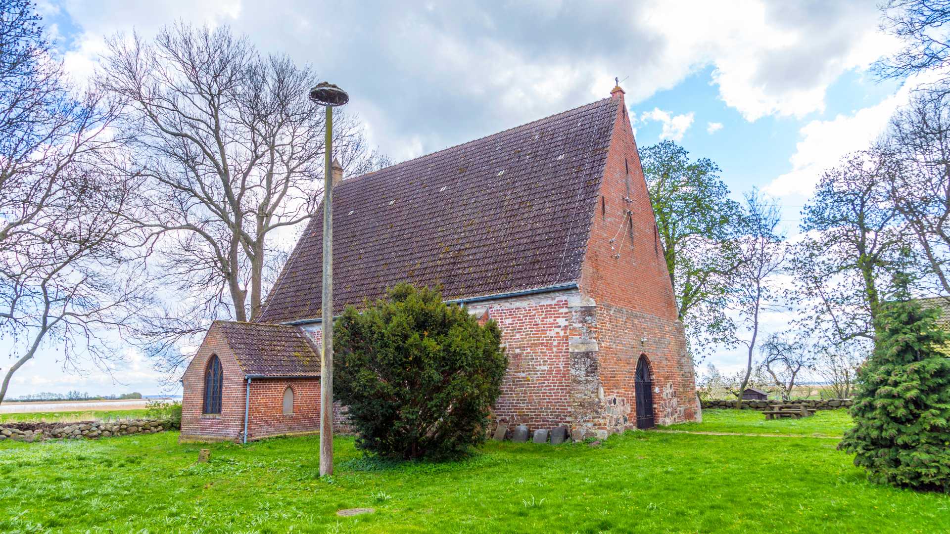 Sehenswürdigkeiten auf Usedom - alte Kirche von Netzelkow