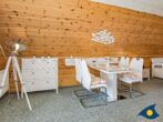 Haus Ückeritz Loggiawohnung - Wohnzimmer mit Esstisch