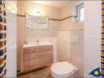 Strandsegler EG // - Badezimmer mit Dusche und WC