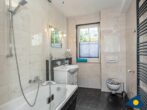 Villa Maria-Gabriele Whg, 02 - Badezimmer mit Badewanne und Dusche
