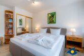 Ostseepark 12 Whg. 02 //- - Schlafzimmer mit Doppelbett