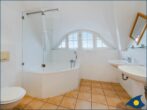 Haus Hornhecht - 2. Badezimmer mit Badewanne