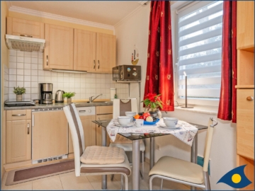 Küche mit Essbereich - Haus Kiefernduene Ferienwohnung EG