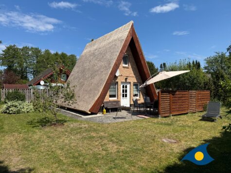 Reetdachhütte im Birkenhain, 17449 Trassenheide, Ferienhaus