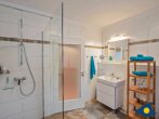 Villa Vogelbusch - Badezimmer 2 mit Dusche und WC im Erdgeschoss