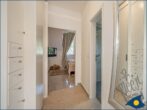 Dünenhaus Christa Whg. 14 - Flur mit Garderobe und Spiegel