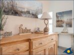 Dünenhaus Christa Whg. 14 - Wohnzimmer mit Esstisch und Zugang zur Ostsee