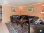 Ferienwohnung am Krebssee Whg. Krebs - Wohnbereich mit Couch und TV