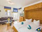 Villa Margot Whg. 15 - Wohnbereich mit Schrankdoppelbett