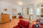 Ostseevilla Whg. 02 - Wohnzimmer mit offener Küche
