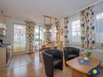 Appartementhaus Goethestrasse Fewo 19 - Essbereich mit Küchenzeile und Zugang zum Balkon
