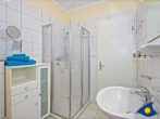 Appartementhaus Goethestrasse Fewo 19 - Badezimmer mit Dusche und WC