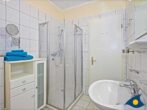 Appartementhaus Goethestrasse Fewo 19 - Badezimmer mit Dusche und WC