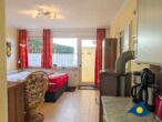 Haus Kiefernduene Bungalow rechts - Wohnbereich mit offener Küche