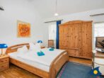 Villa Sonnenschein Whg. 21 // - Schlafzimmer mit Doppelbett und Schlafcouch