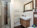 Blaue Stunde - Badezimmer mit Dusche