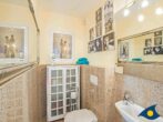 Dünen-Residenz B 18 - Badezimmer mit Dusche und WC