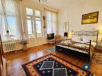 Villa Minheim Whg. 05 - Wohn- / Schlafbereich mit Doppelbett