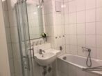 Villa Strandperle, Whg. 05 //- - Bad mit Dusche und Wanne