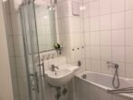Villa Strandperle, Whg. 05 //- - Bad mit Dusche und Wanne