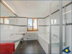 Villa auf der Düne Whg. 06 - Badezimmer mit Badewanne, Dusche und Bidet