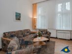 Villa Fichtenhain Whg. 02 - Wohnzimmer mit Schlafcouch und Essecke
