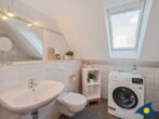4-Sterne-Ferienhaus Anima mit Sauna, Kamin und Badeteich - Zweites Badezimmer mit Wanne und Waschmaschine
