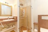 Villa Livia Whg. 02 /- - Badezimmer mit Dusche und WC