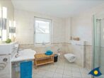 Haus Meeresrauschen Whg. 04 - Badezimmer mit WC und Dusche