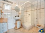 Haus Wartenberg Whg. 02 - großes Badezimmer mit Dusche im Erdgeschoss
