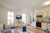 Villa Margot Whg. 05 // - Wohn-/ Essbereich mit offener Küche